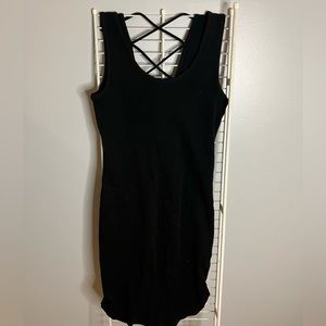 Ambiance bodycon dress w/ criss cross back design
Size: medium